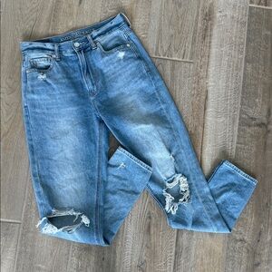 American Eagle Outfitters Light Blue Distressed Boyfriend Jeans